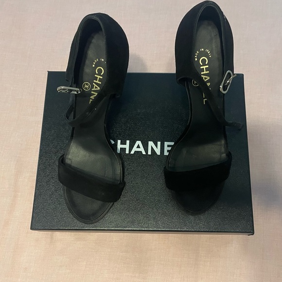 16b CHANEL Black Suede CC Logo Gold Heel Platform Sandals - Picture 3 of 10
